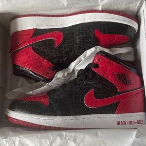 Jordan 1s mid SS